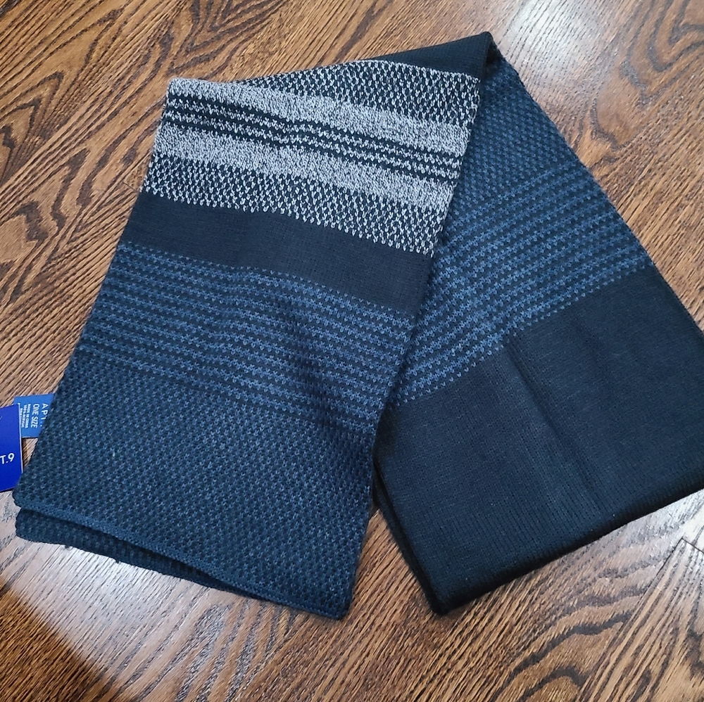Apt 9 scarf NWT